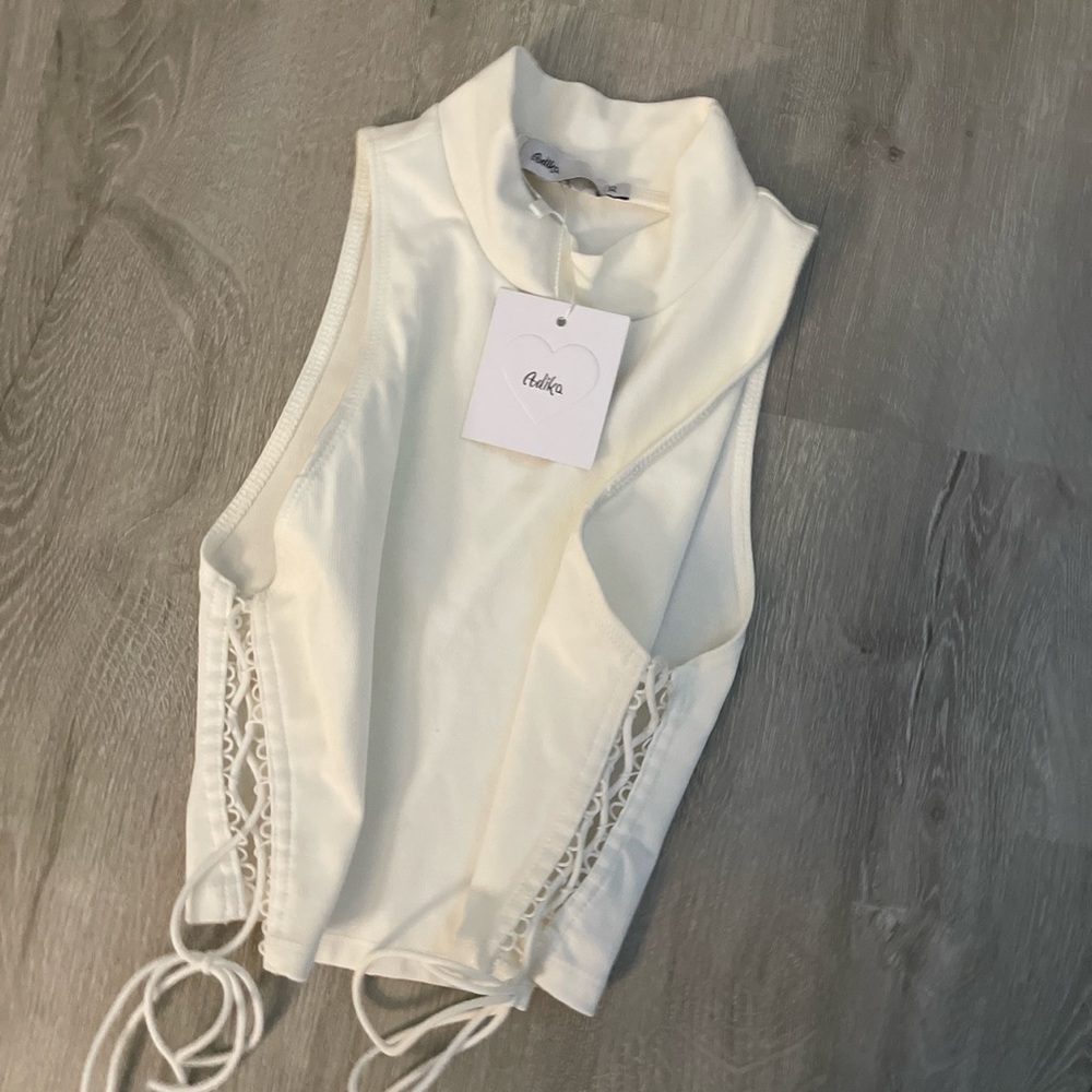 XS White Adika cropped top